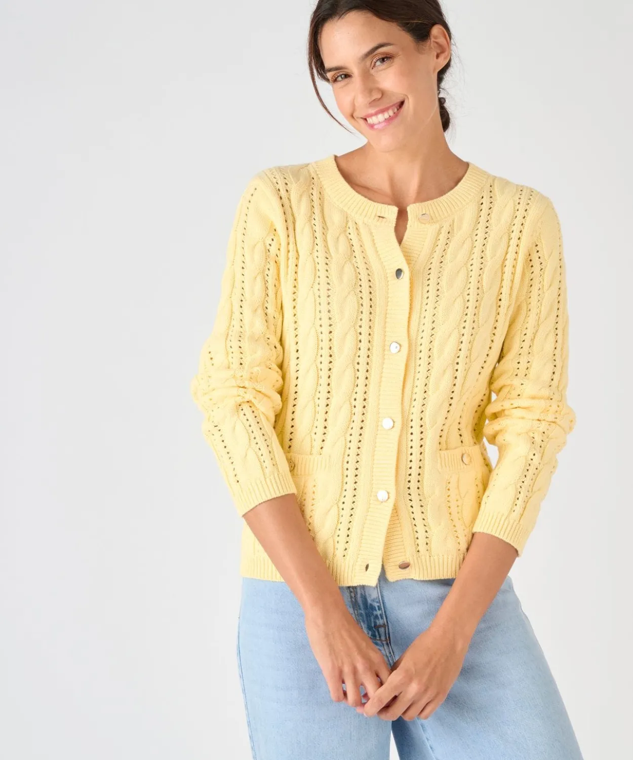 Cardigan maille ajourée et torsades