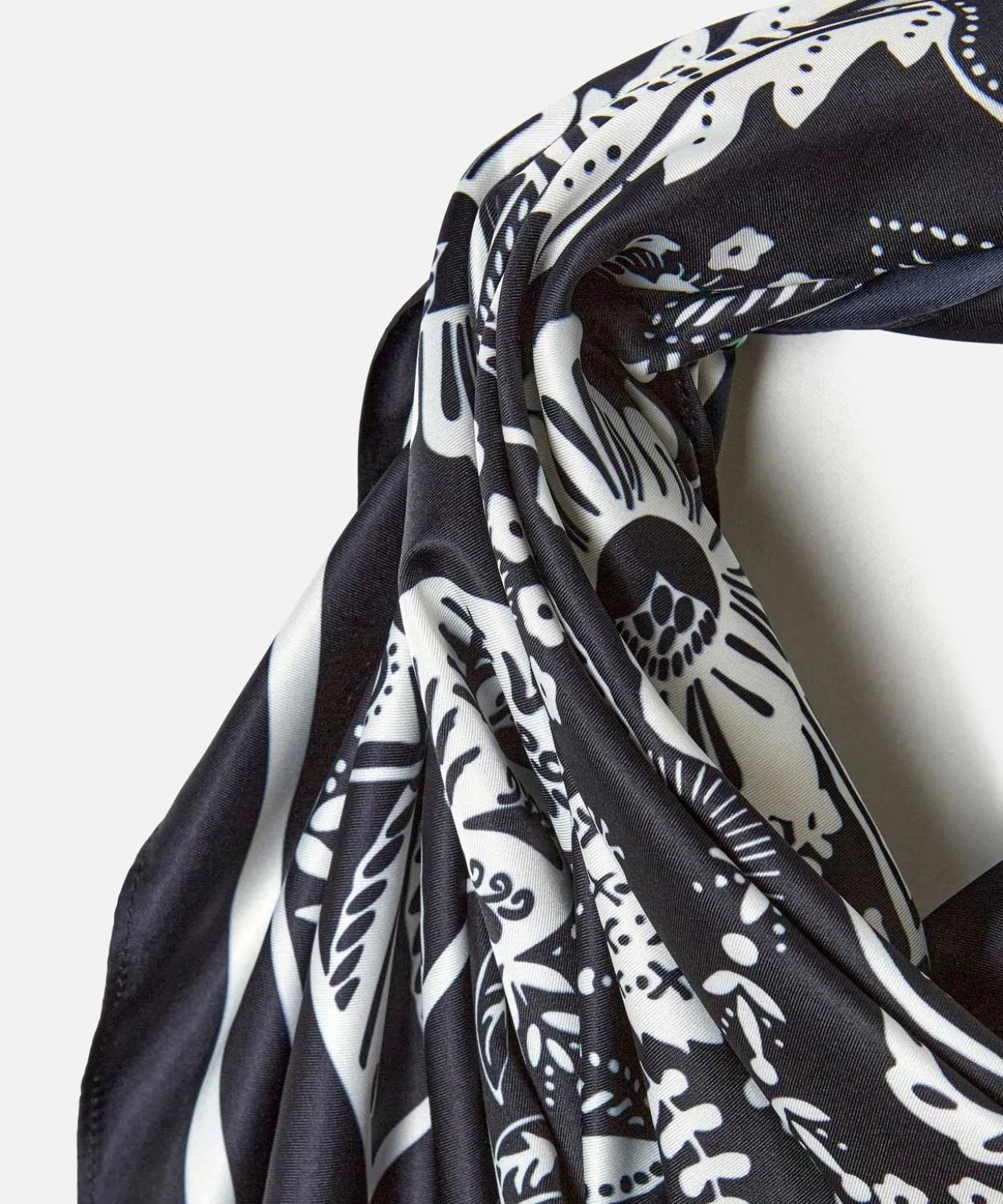 Foulard carré imprimé végétal
