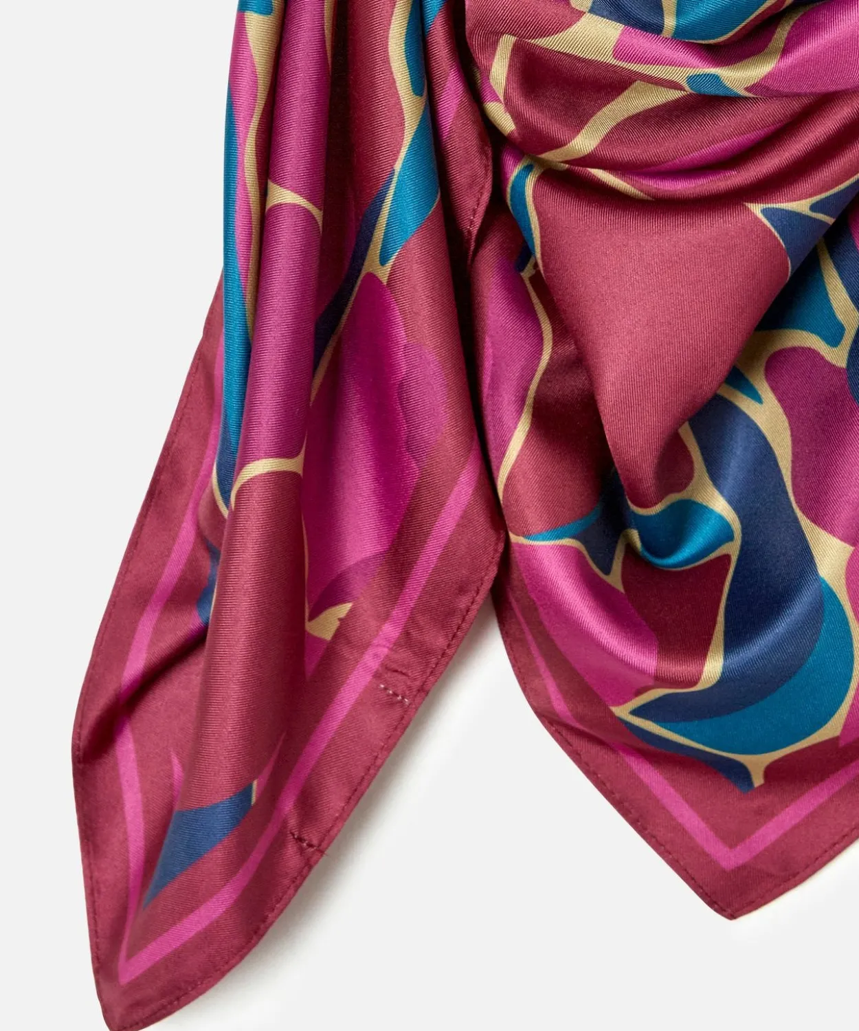 Foulard satiné imprimé fleuri