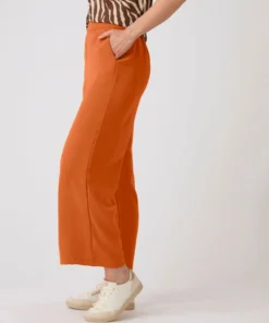 Pantalon large 7/8ème tissu crêpe effet froissé