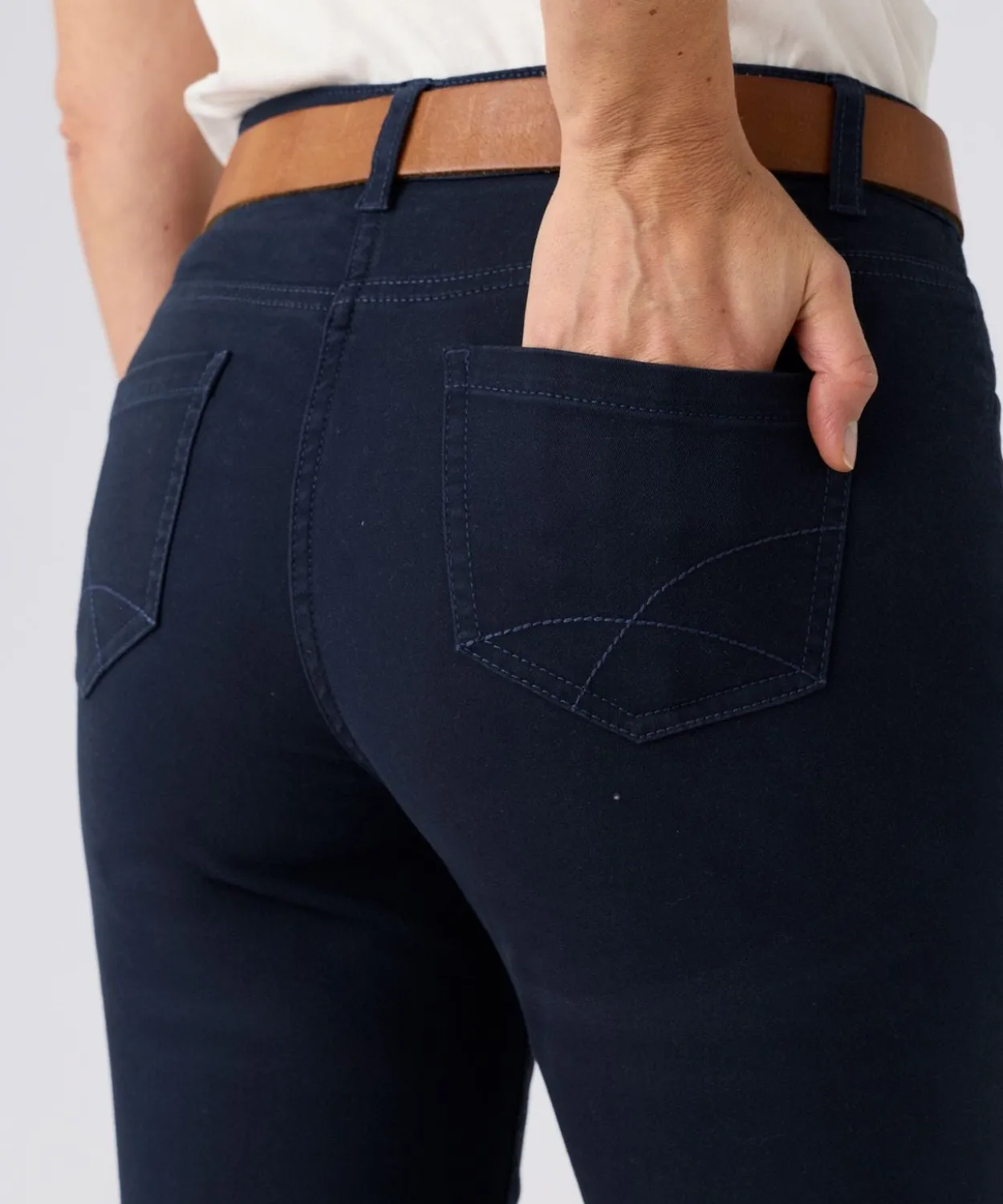 Pantalon 7/8ème fantaisie boutonnée