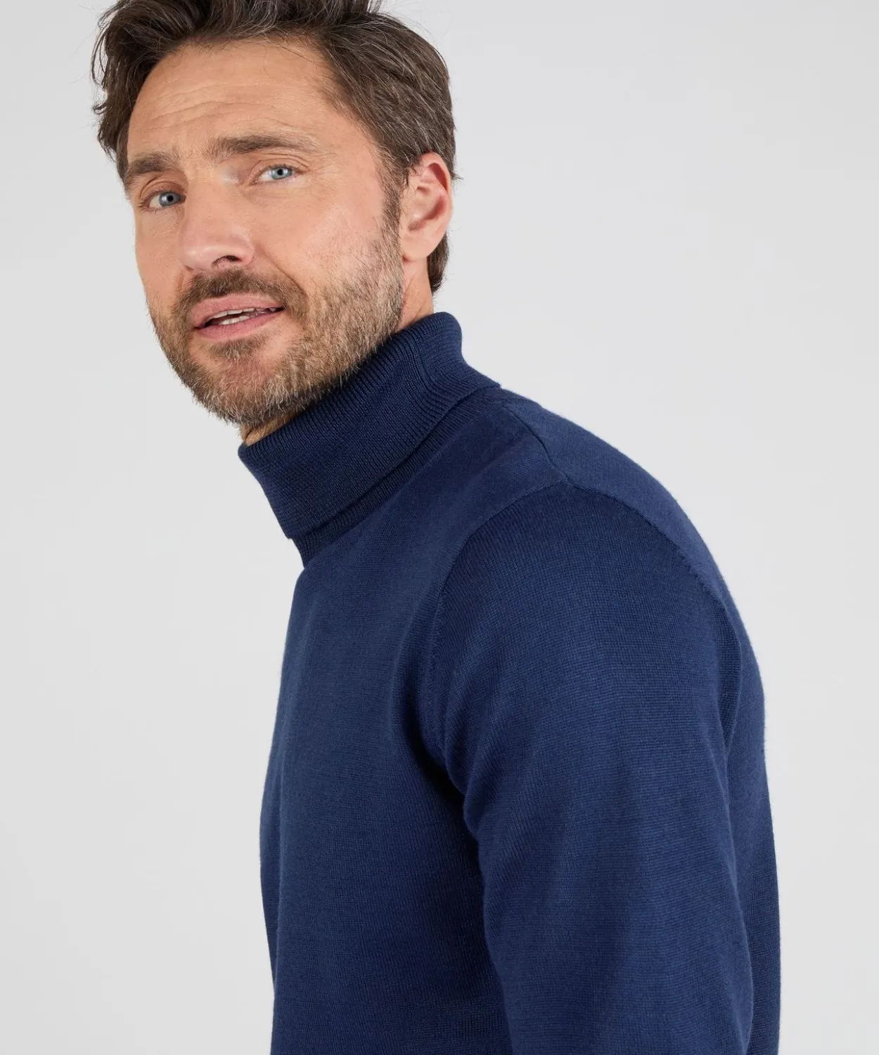 Pull classique col roulé