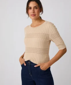Pull à côtes ajourées