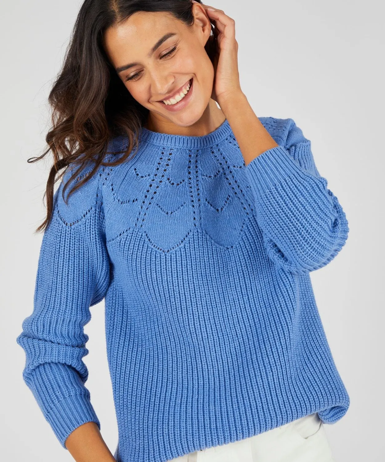 Pull détails ajourés