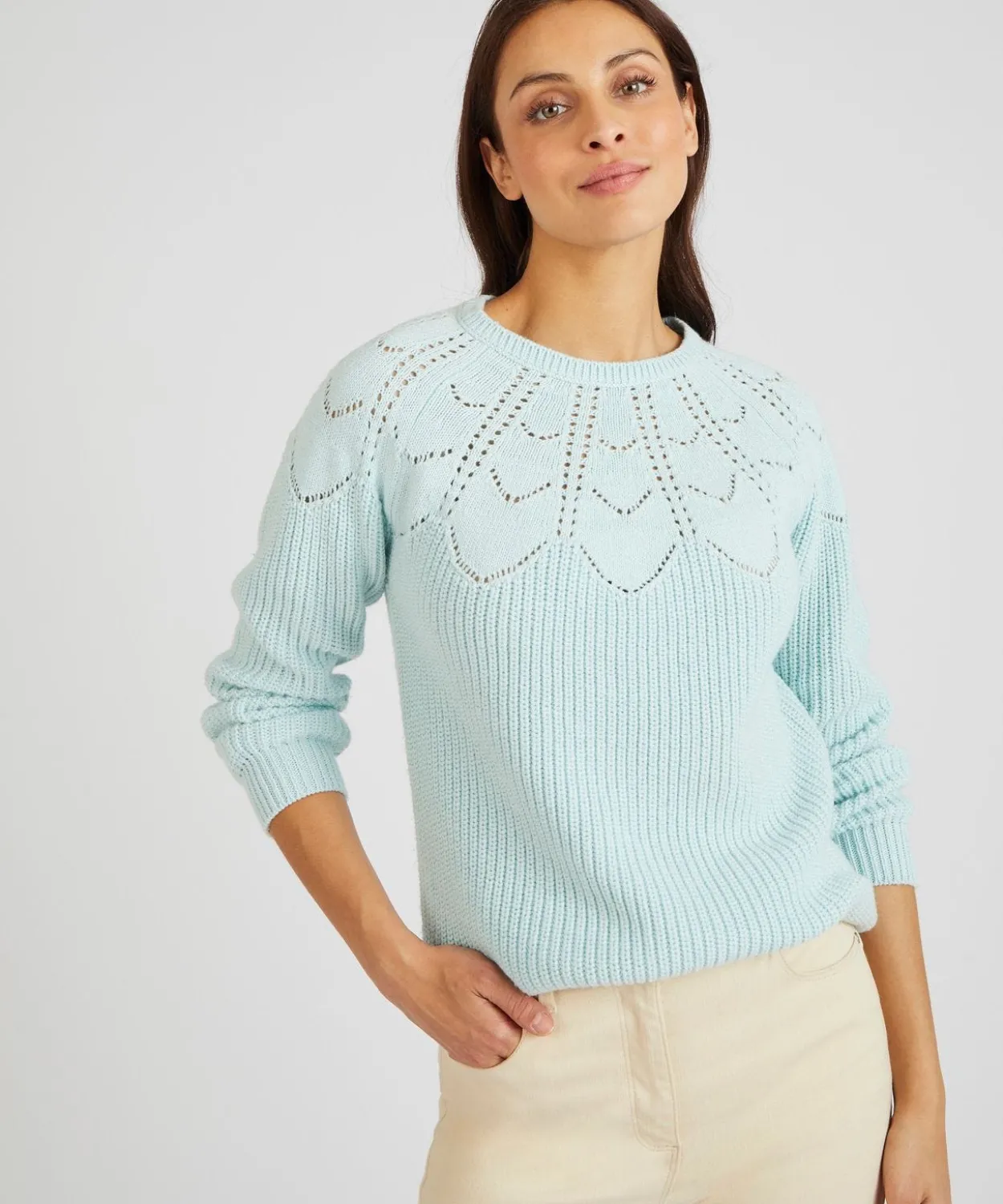 Pull détails ajourés