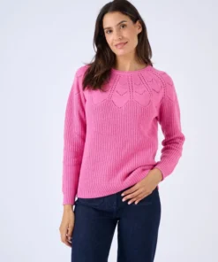Pull détails ajourés