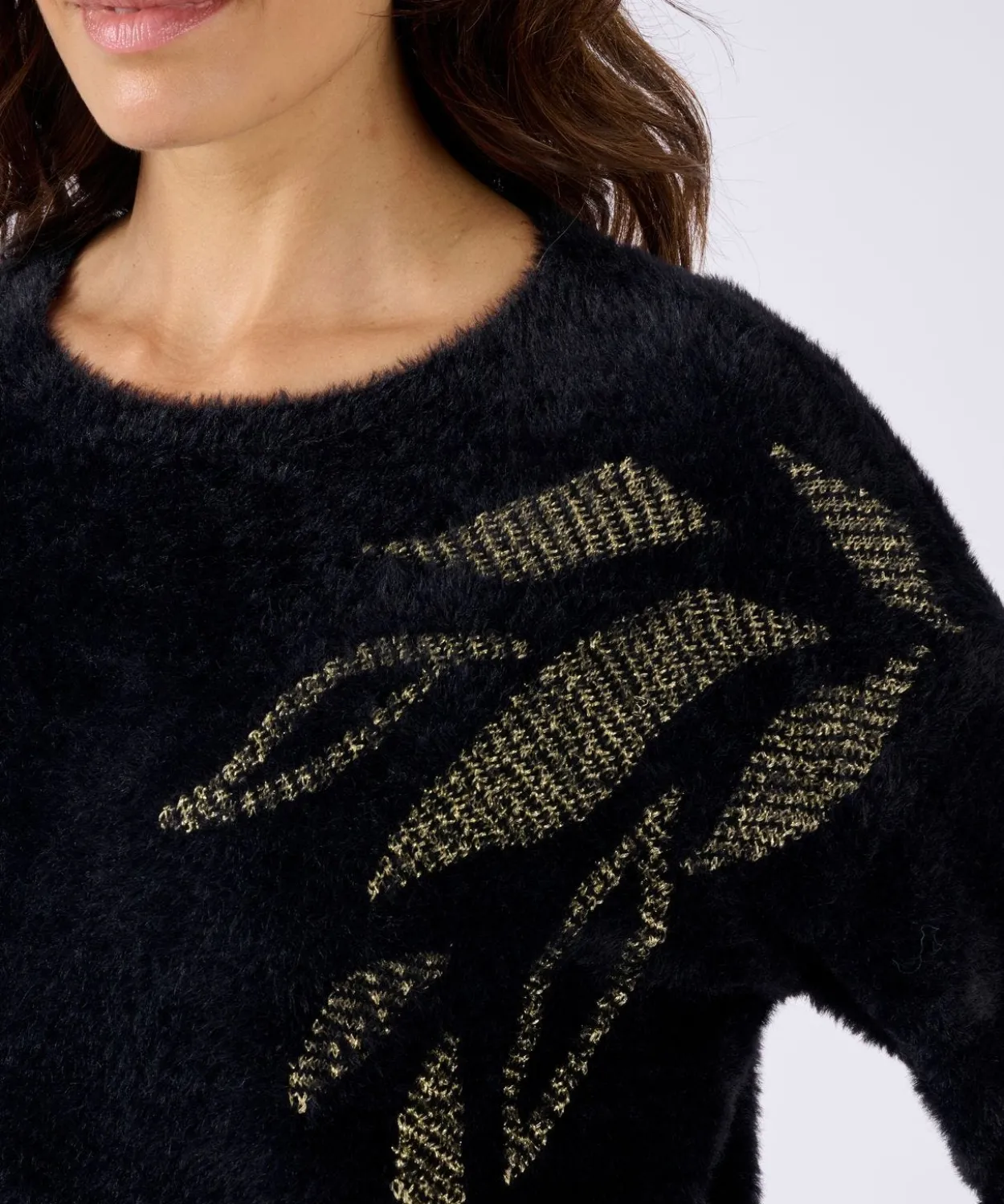 Pull maille poilue à motif végétal brillant