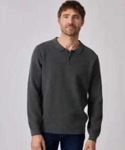 Pull Thermolactyl col polo en maille texturée.