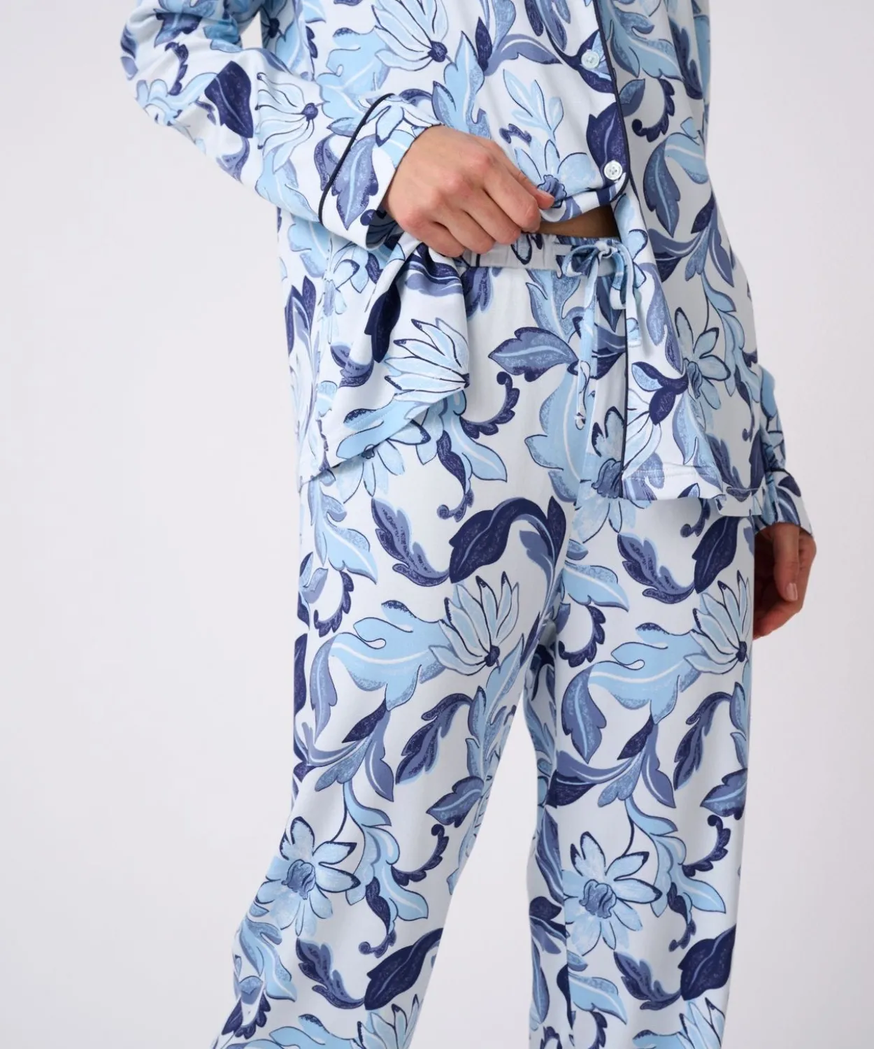 Pyjama boutonné tissu satiné