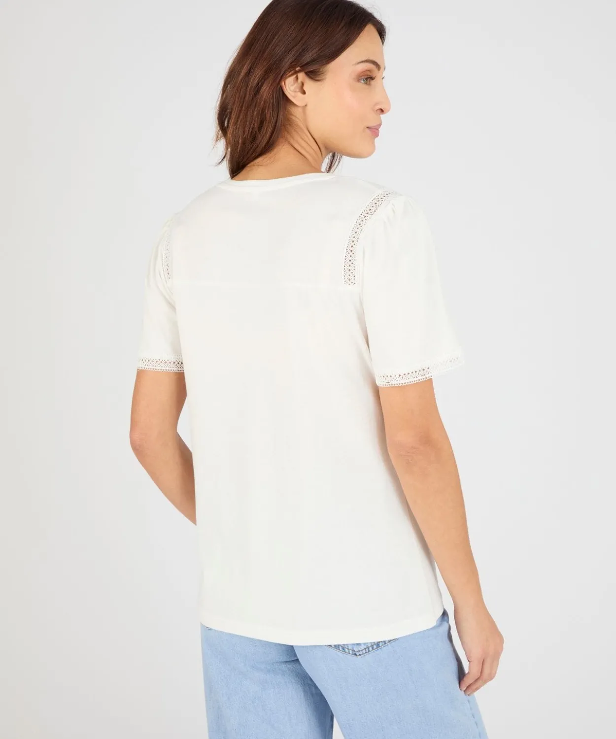 T-shirt détails dentelle